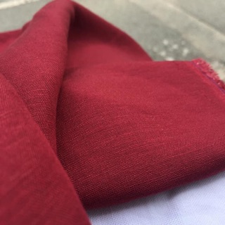 Vải Linen ướt màu đỏ đô, tông trầm!