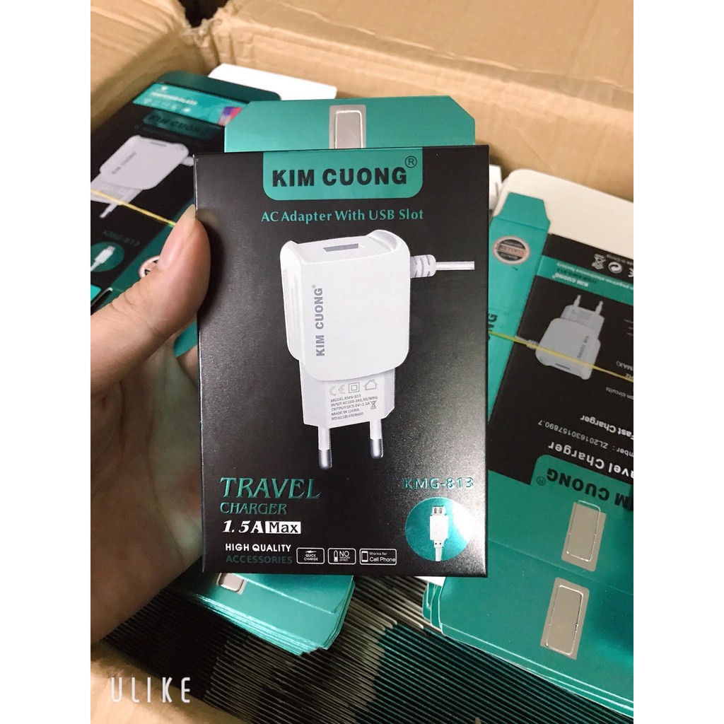 Bộ sạc liền dây Kim Cương 813 có cổng USB và dây liền chân micro