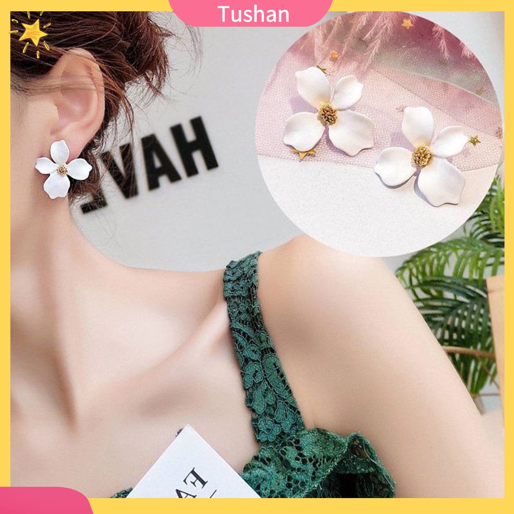 Bông tai nữ đính đá thời trang sang trọng