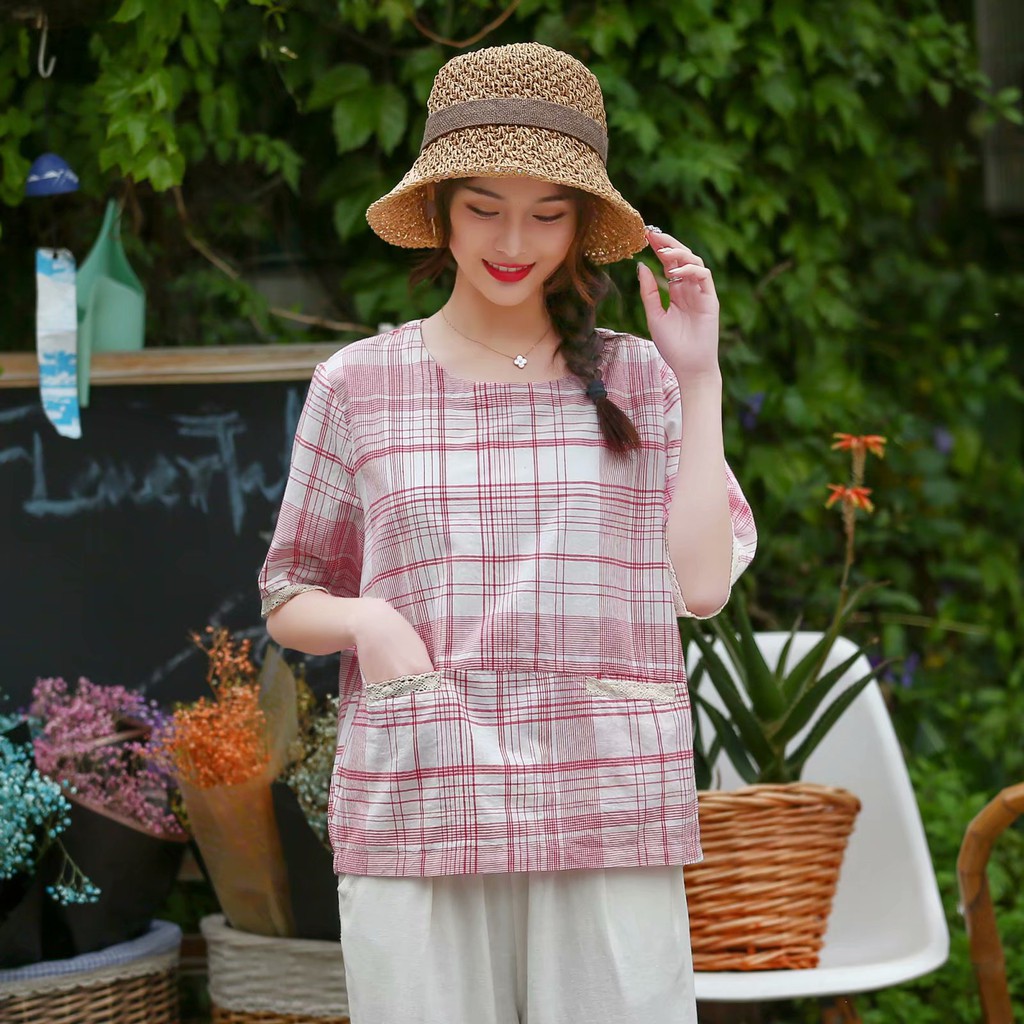 ÁO MORI VẠT CONG CARO TÚI VIỀN REN