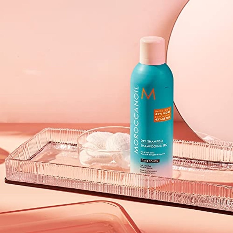 Dầu gội khô Moroccanoil tông cho tóc tối màu