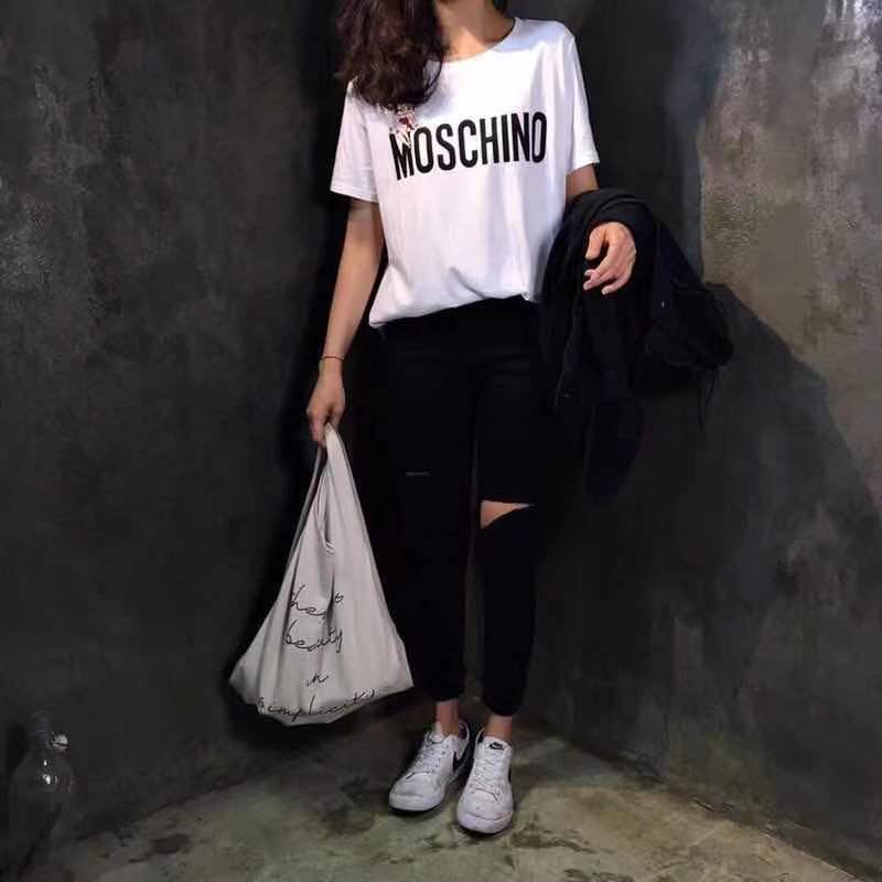 Áo Thun Tay Ngắn In Chữ Moschino Trẻ Trung Cho Cặp Đôi