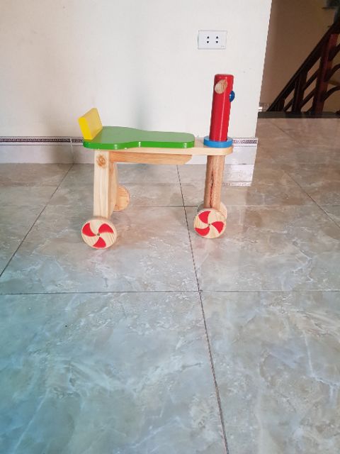 Xe chòi chân bằng gỗ