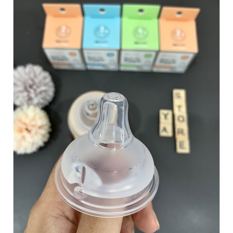 Bình sữa MOYUUM 170ml - 270ml hỗ trợ đổi size núm ty