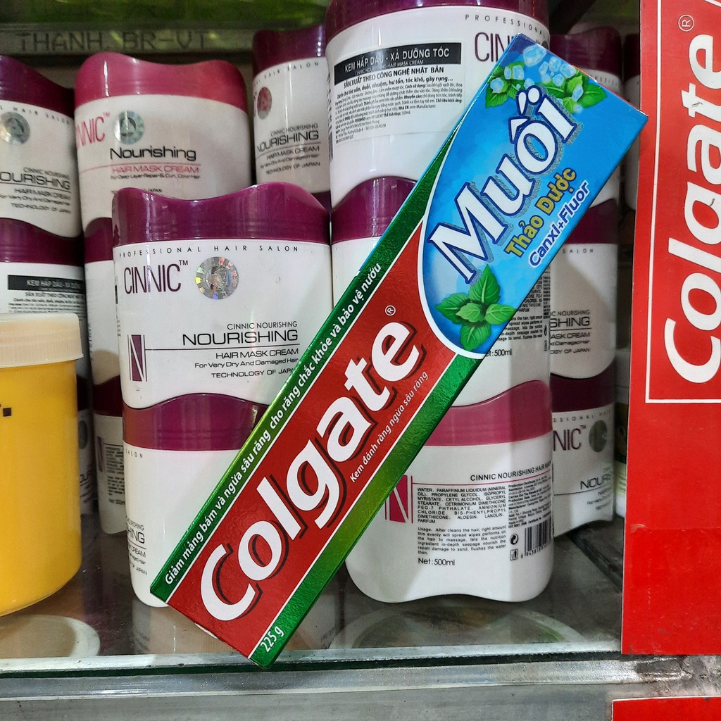 Kem đánh răng Colgate muối thảo dược 225g
