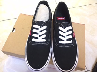 Giày levis