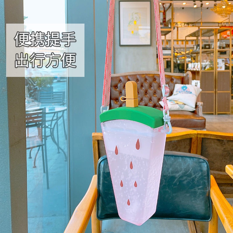 Bình Nước Di Động Có Ống Hút Bằng Nhựa In Hình Trái Tim Dễ Thương Cho Nữ