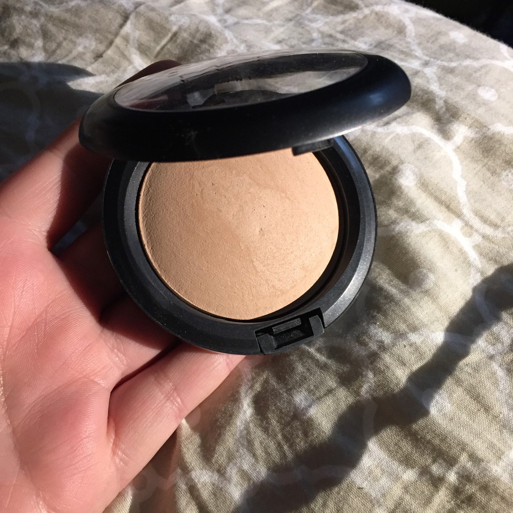 Phấn phủ khoáng MAC Skinfinish Natural