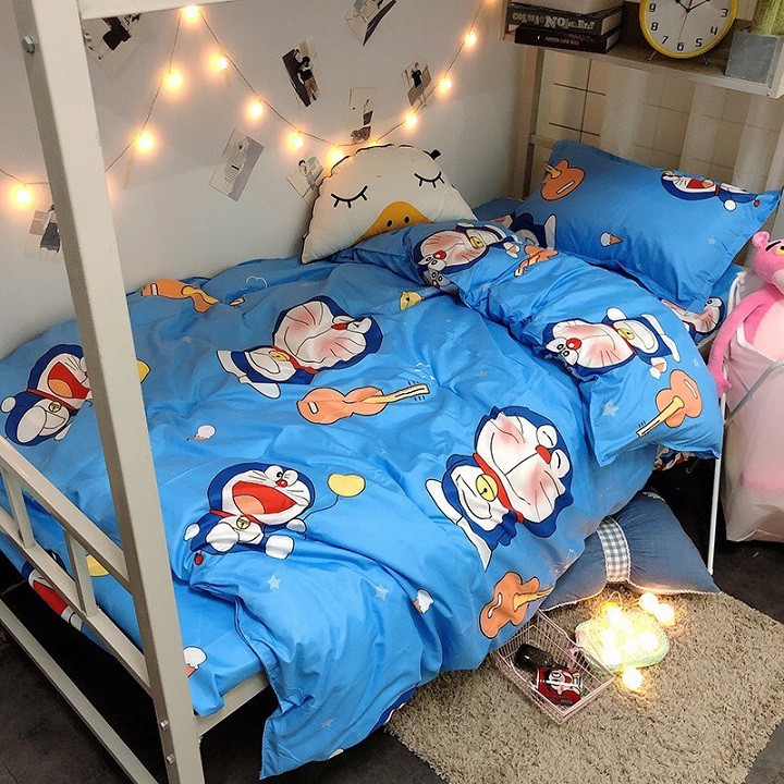 Trọn Bộ 4 Món Chăn Ga Gối Cotton Poly Nhập Mẫu DORAEMON ĐÁNH ĐÀN (đủ kích thước)