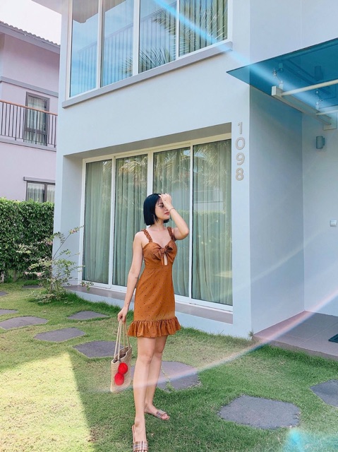 VÁY CHÂM BI CỘT NƠ NGỤC ĐI BIỂN
