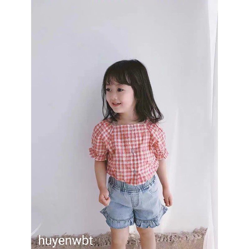 Bộ bò áo đũi, quần bò loe viền bé gái