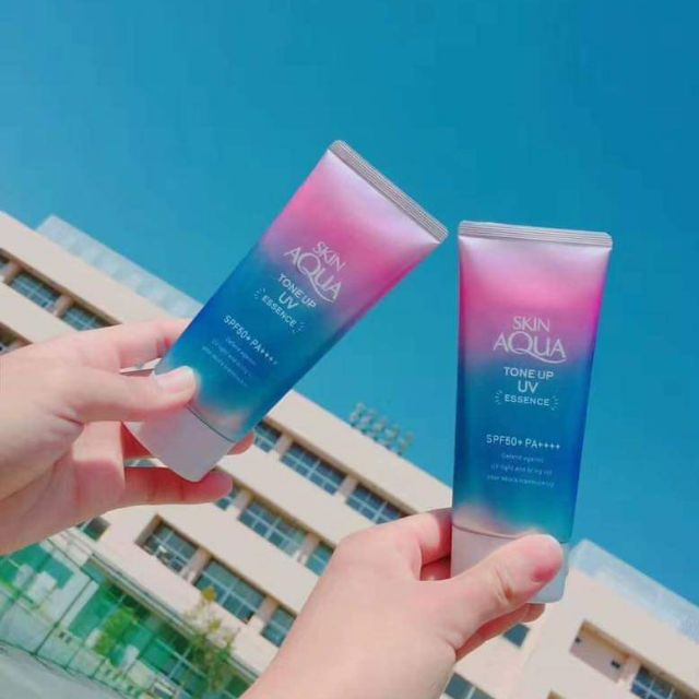 Kem Chống Nắng SKIN AQUA Sunplay Tone Up UV Essence SPF 50+PA++++