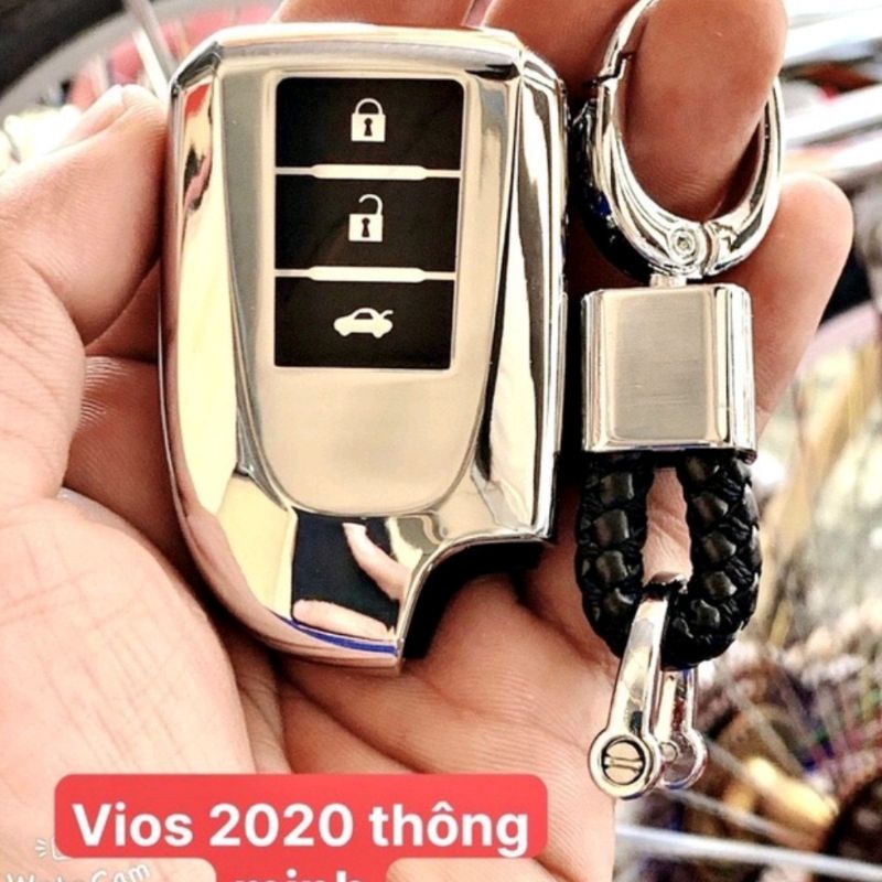 Ốp Khóa Xe TOYOTA  Vios, Yaris 2019 2020 2021  chìa thông minh có kèm móc treo