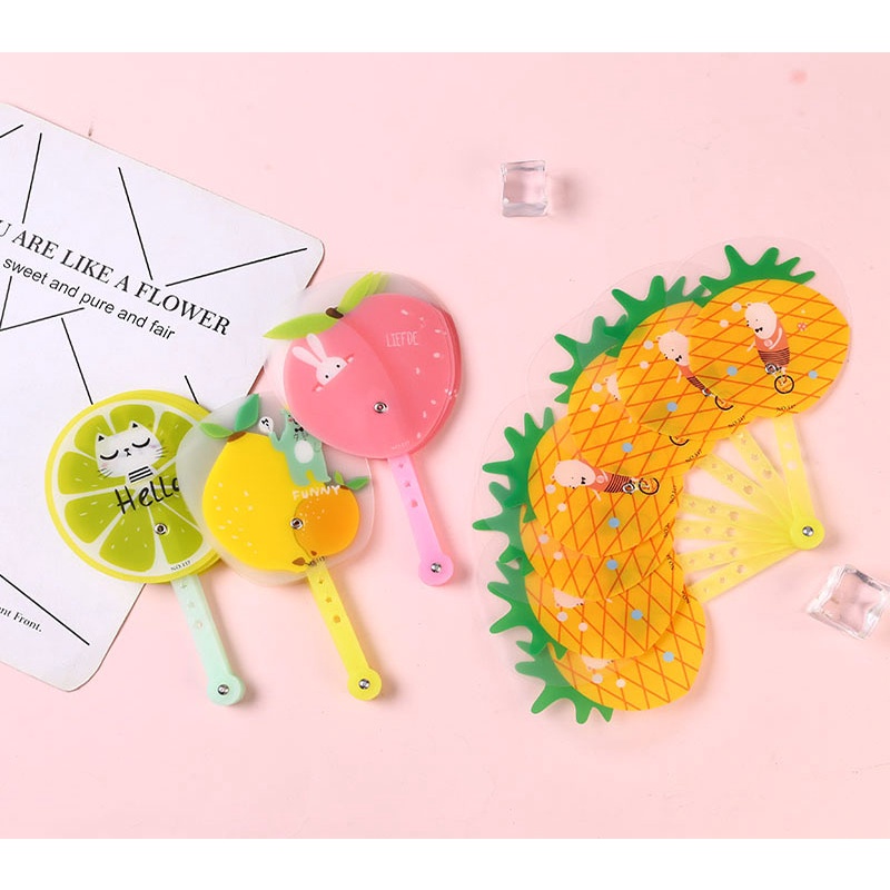 PVN42612 Quạt nhựa cầm tay mini hình tròn loại đẹp nhiều họa tiết trái cây du lịch đi học đi chơi Giá Rẻ