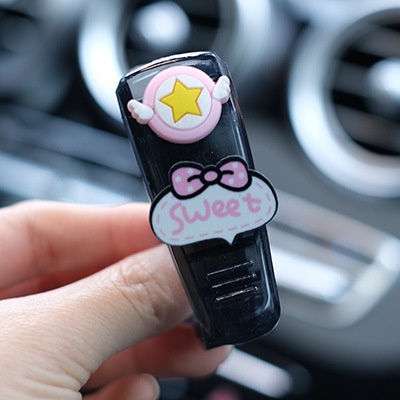 Kẹp Cố Định Mắt Kính Hình Mickey Minnie Bằng ABS Tiện Dụng Cho Xe Hơi