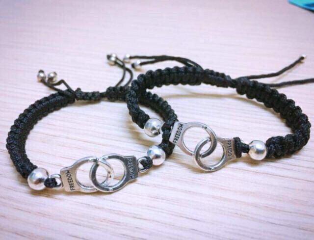 Vòng tay cặp 30k/cặp | BigBuy360 - bigbuy360.vn