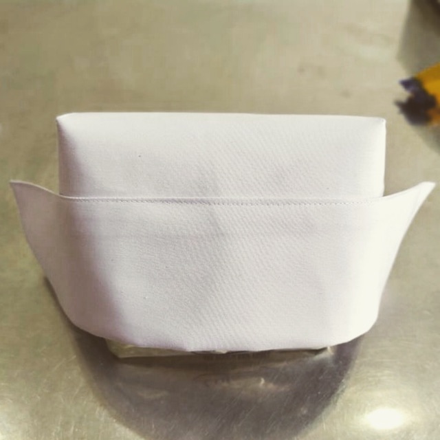 Nón y tá - mũ y tá