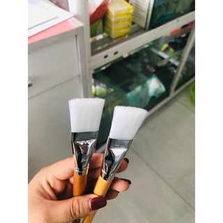 Chổi đắp mặt Nạ cán gỗ