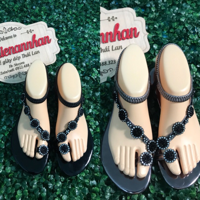 Sandan xỏ ngón đính hoa