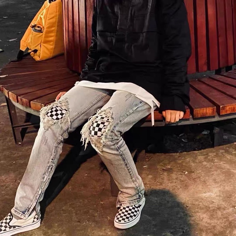 Quần Jeans rách gối caro