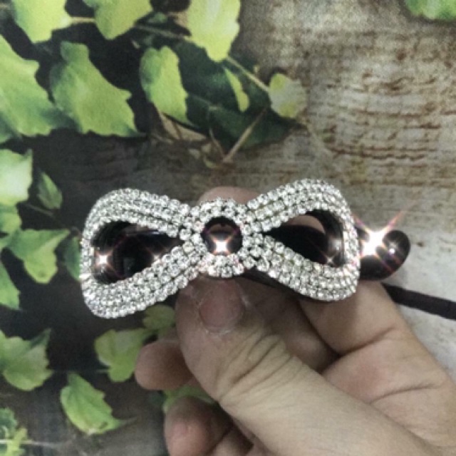 Kẹp đính đá thời trang