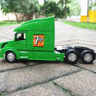 Xe Mô Hình Container 1:32