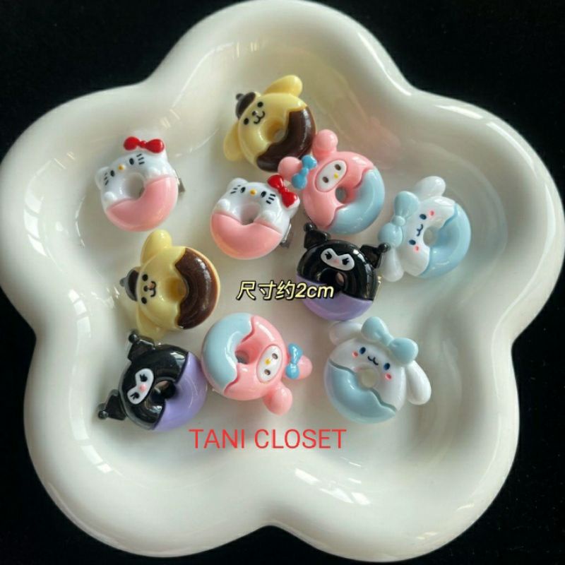 Kẹp tóc mini Sanrio Hình Bánh Vòng