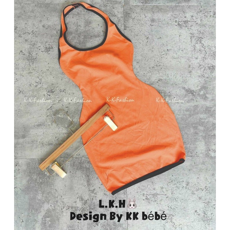 Đầm body cổ yếm