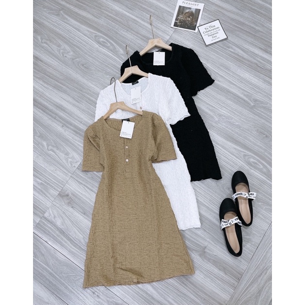 [ 𝐅𝐑𝐄𝐄 𝐒𝐇𝐈𝐏 ] Đầm Body Len Xốp Dáng Ngắn Cúc Ngực siêu hot Chất len xốp QC mềm đẹp Hàng may kỹ  Lên chuẩn form mẫu