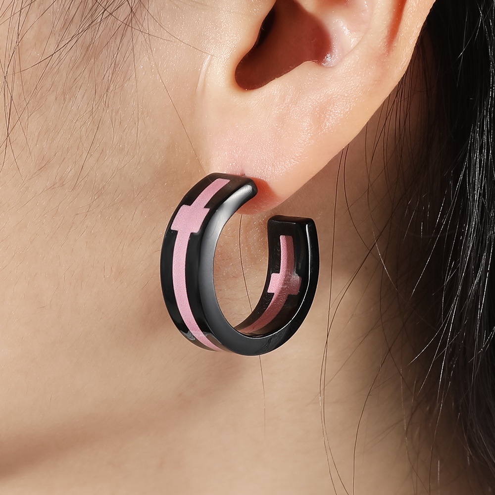 Khuyên tai hóa trang nhân vật Takashi Mitsuya trong anime Tokyo Revengers cho bữa tiệc