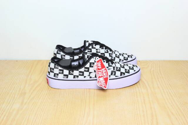 Giày Thể Thao Vans X Supreme Thiết Kế Năng Động Hợp Thời Trang