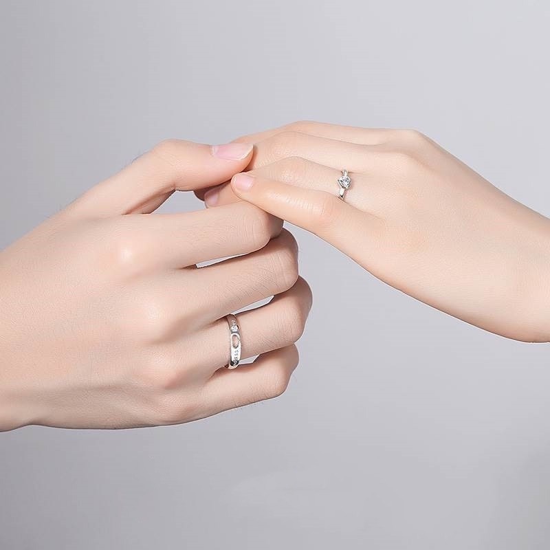 Nhẫn Đính Hôn Hình Trái Tim Đính Đá Sang Trọng Cho Nữ