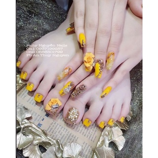 Comb nail tay chân màu vàng thiết kế mỗi bộ 24 móng đủ size kèm keo dũa