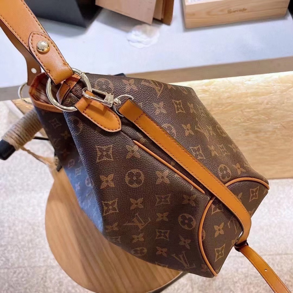 Túi Da Louis Vuitton Đeo Chéo Cỡ Lớn Thời Trang Thanh Lịch