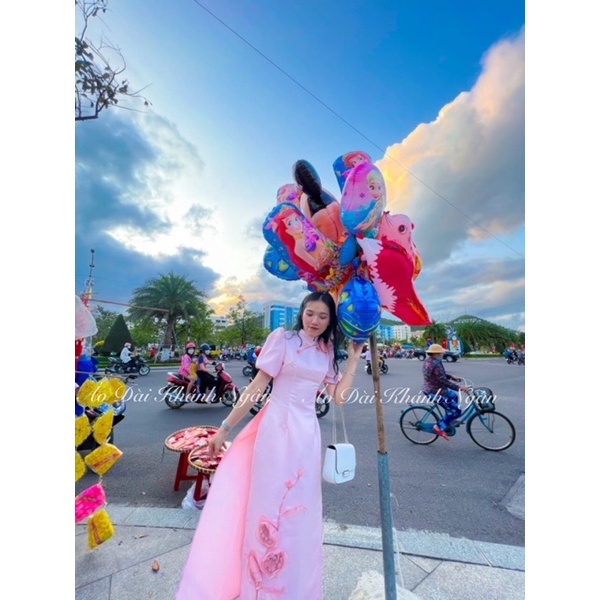 Áo dài cách tân thiết kế tay bồng hoa kết thủ công