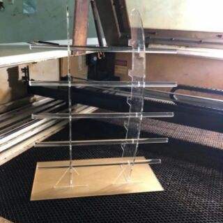 KỆ TRƯNG BÀY MẮT KÍNH SLL