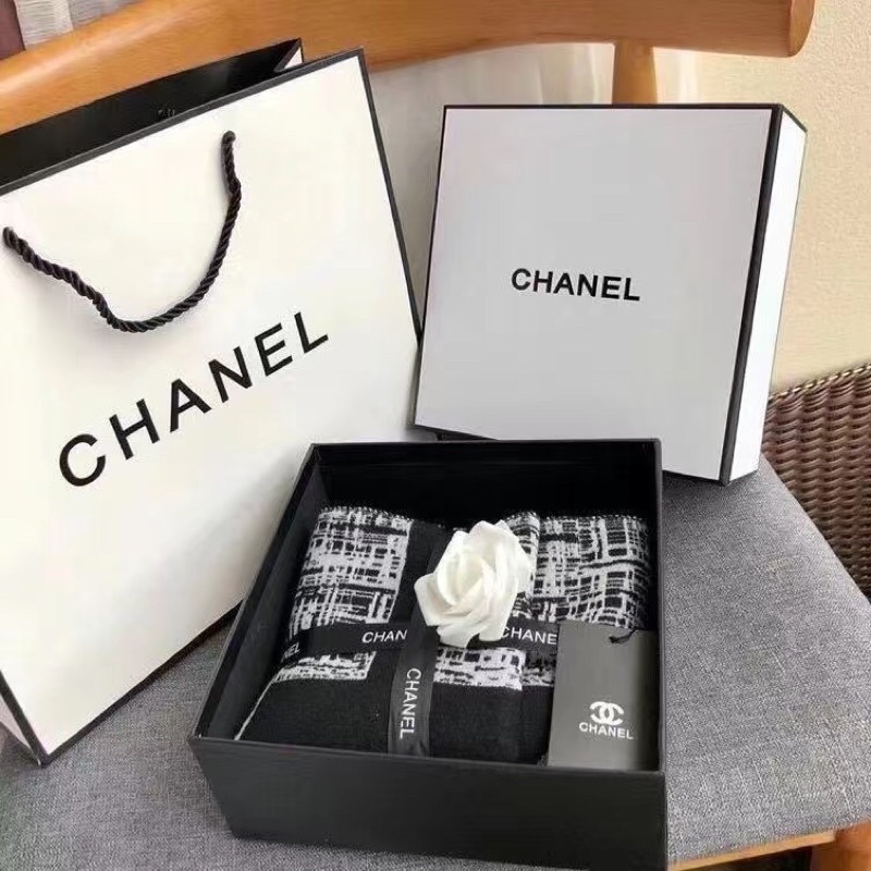 Khăn CHANEL hộp đầy đủ (Oder )