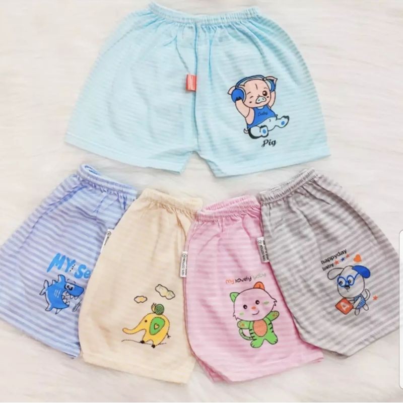 Quần cộc kẻ cotton mềm mỏng thích hợp cho bé mặc mùa hè