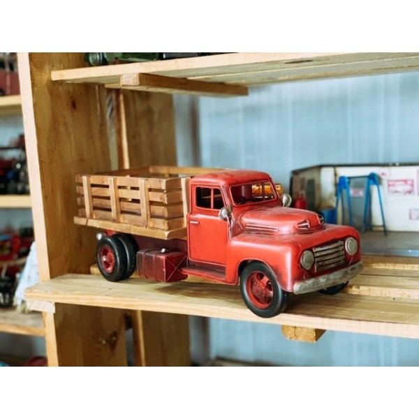 Mô hình xe tải thùng gỗ cổ điển