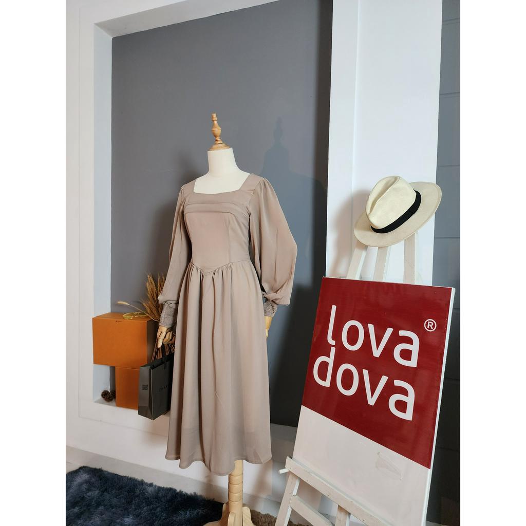 Đầm kiểu nữ tay nhún Lovadova 23D02C001