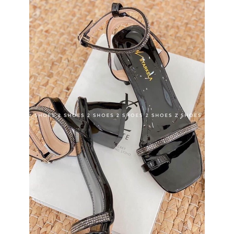 Sandal xỏ ngón đá
