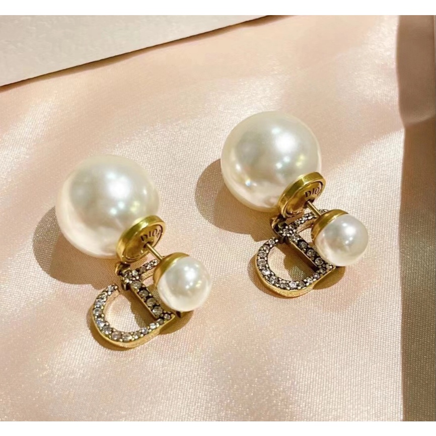 Đôi khuyên tai logo Dior đính kim cương ngọc trai giả thời trang cho nữ