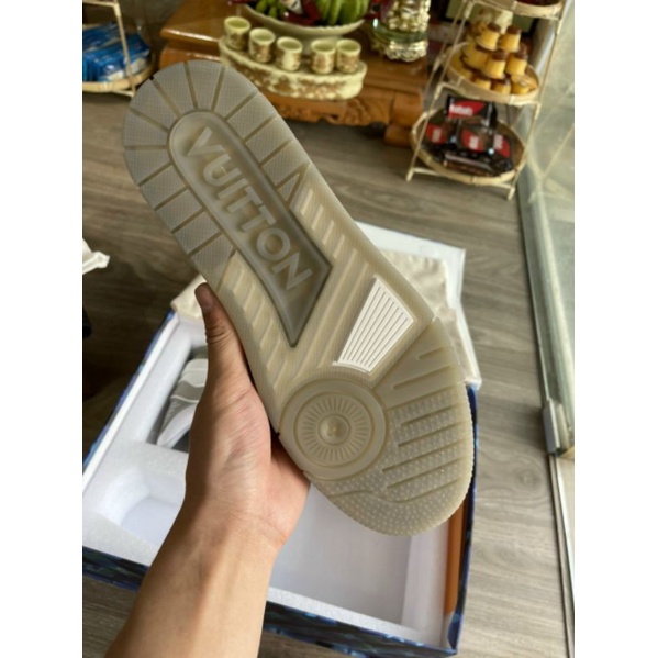 Giày sneaker Luôn Vui Tươi