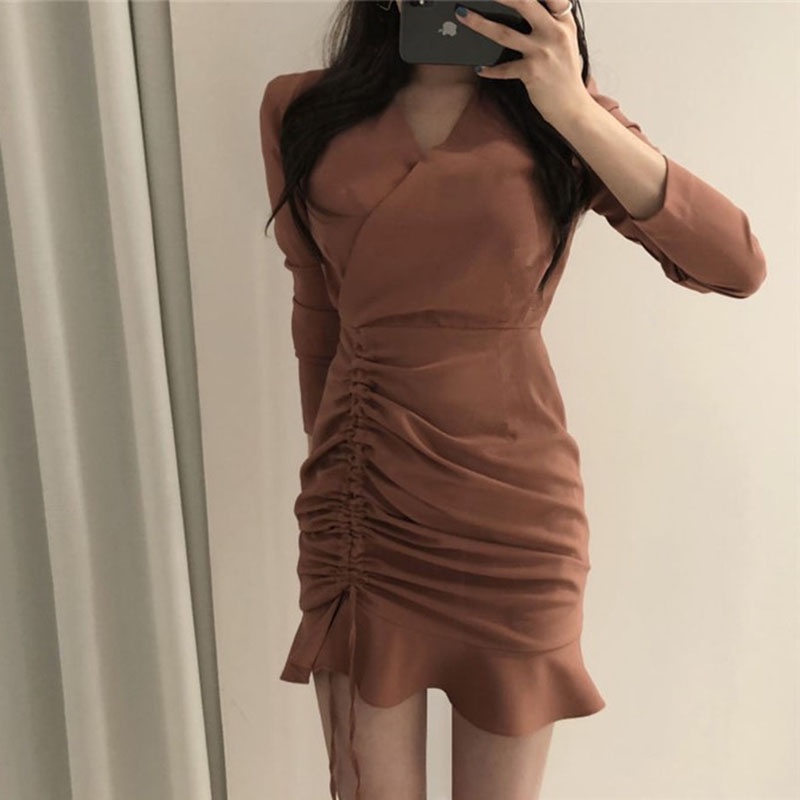 Đầm IELGY dáng ôm cổ chữ V phối bèo đơn giản thời trang Hàn Quốc cho nữ