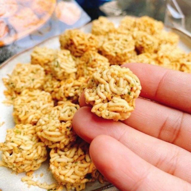 SNACK MÌ GÀ VIÊN THÁI LAN 2 VỊ: MÌ GÀ CAY/MÌ GÀ RONG BIỂN / MỲ GÀ CAY ĂN SỐNG THÁI LAN CRISPY NOODLES