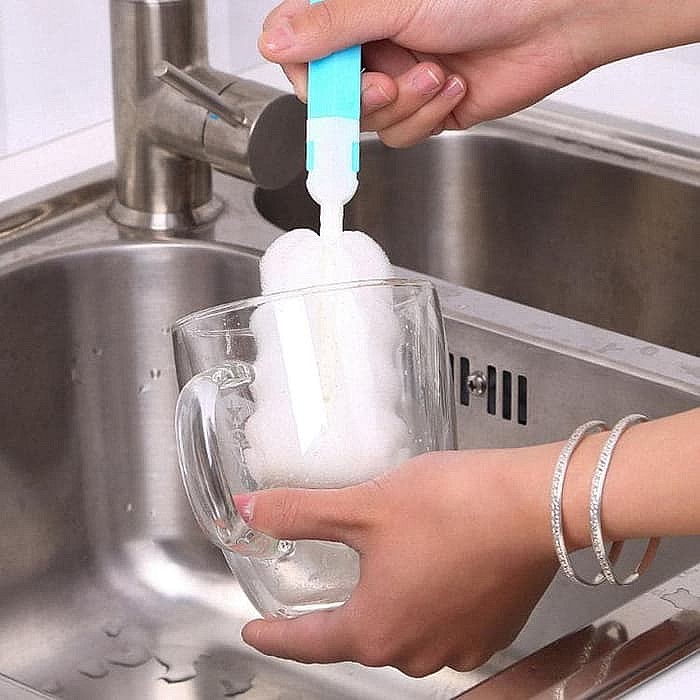 Cây mút vệ sinh bình sữa thủy tinh tiện dụng cho bé