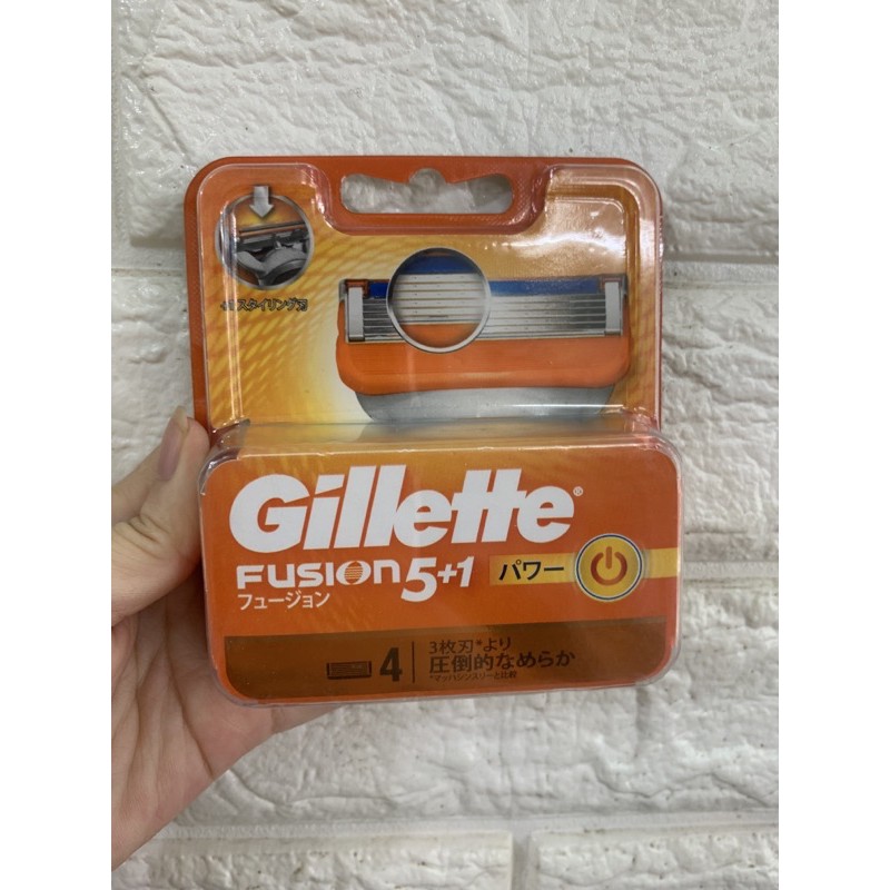 Vỉ 4 lưỡi dao cạo râu Gillette Fusion 5+1 úc