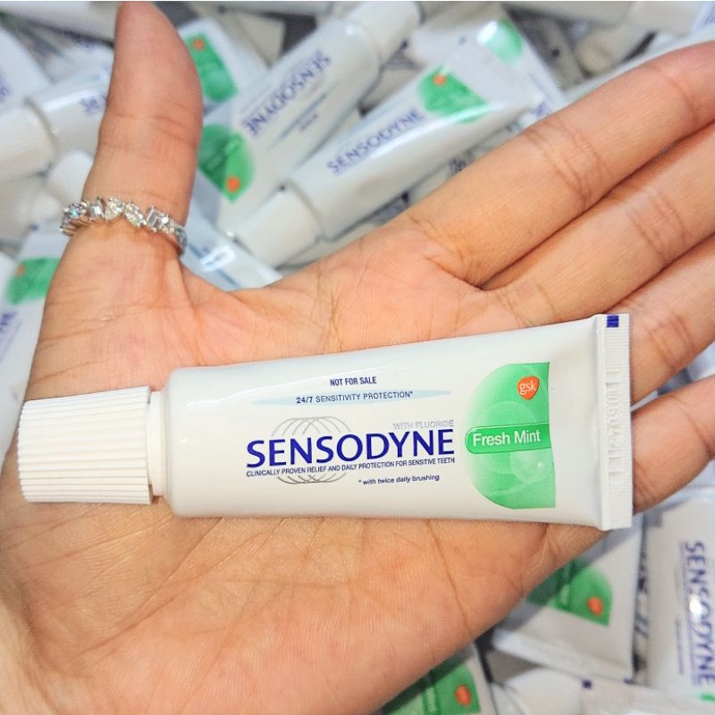 Kem đánh răng Sensodyne Fresh Mint 18g