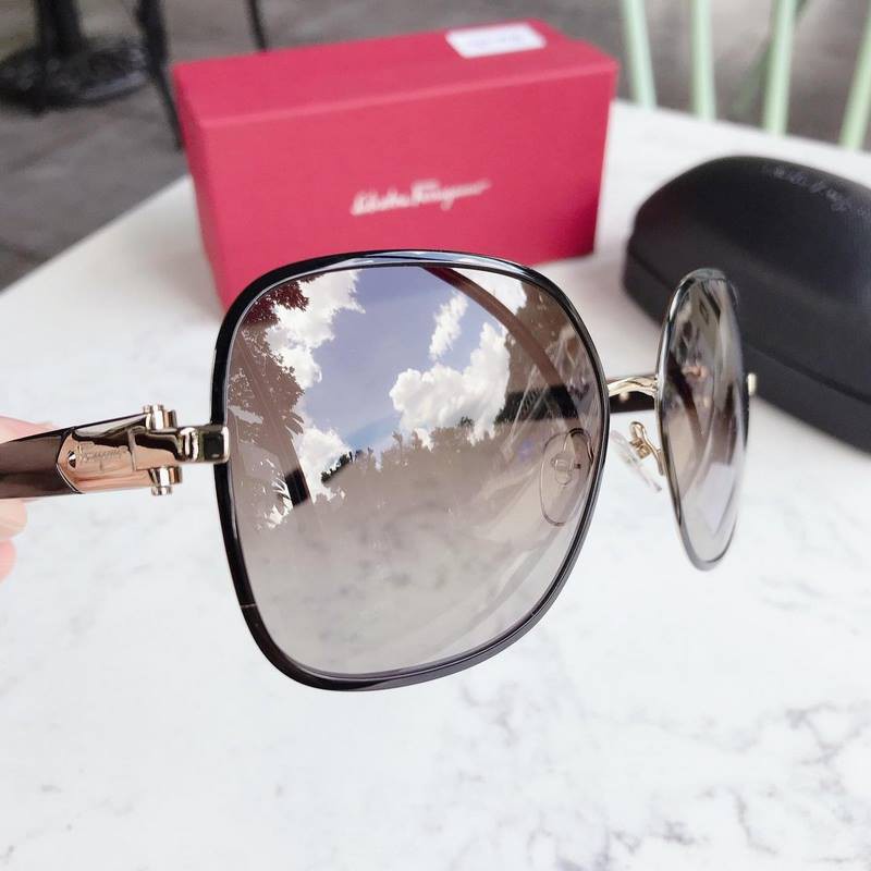 Kính Mát Salvatore Ferragamo SF150S  Light Gold Black  Biểu tượng thời trang cao cấp