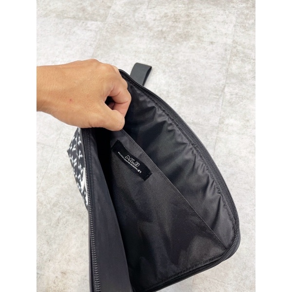 (Chuẩn hãng)Túi cầm tay MLB Monogram 29.5x23cmx2cm 2 màu HÀNG SẴN/ẢNH THẬT